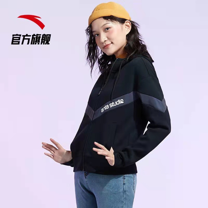 安踏女款秋季连帽针织运动上衣  版型宽松舒...