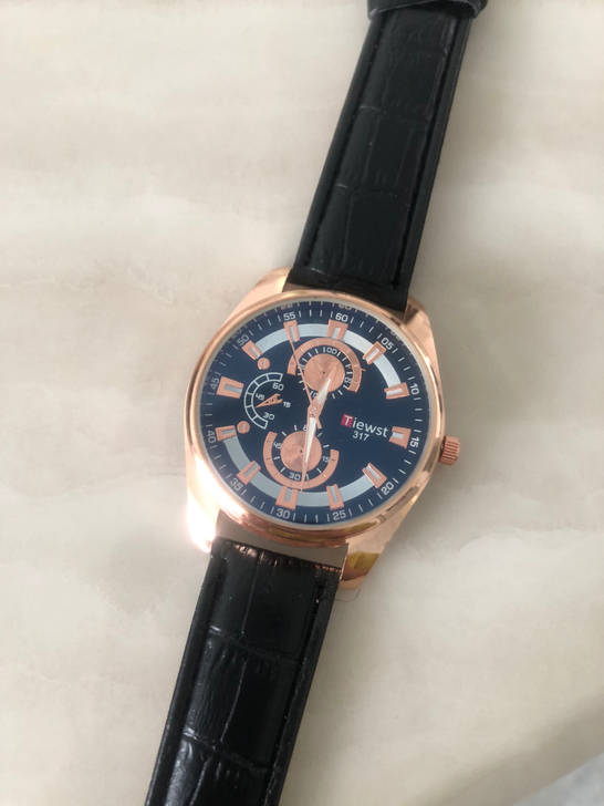 闲置手表，全新，我只知道走表正常，什么牌子...