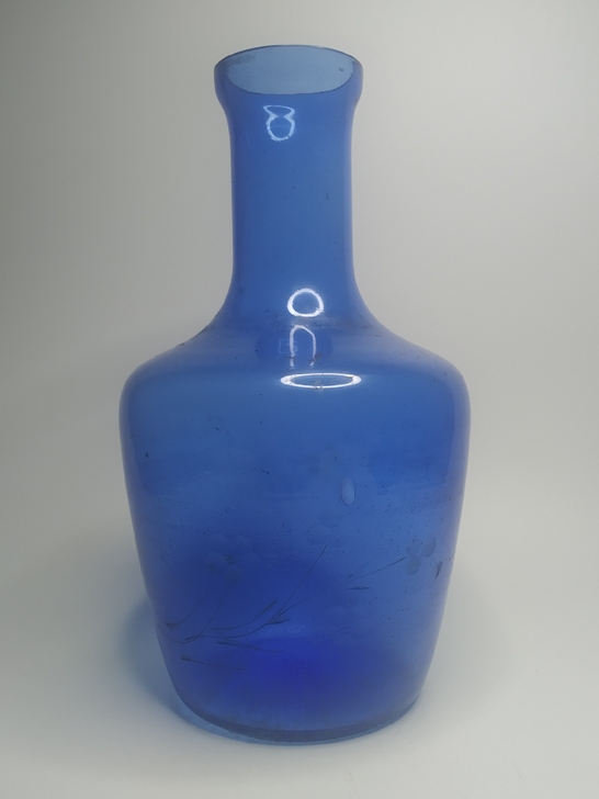 伪满时期天蓝花卉纹玻璃瓶怀旧老物件 此件瓶...