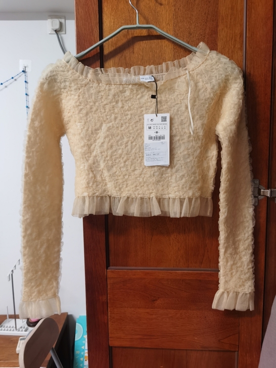 ZARA网纱一字肩鹅黄色仙气蕾丝衫 987...