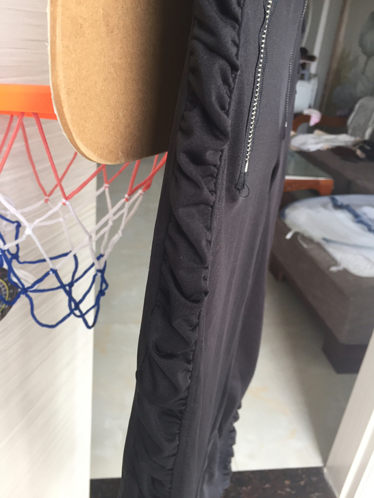 乐町冰丝裤，很洋气。可是胖了穿不了了。30...