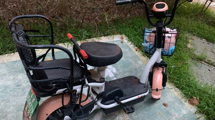 雅迪电动车99新，很少用