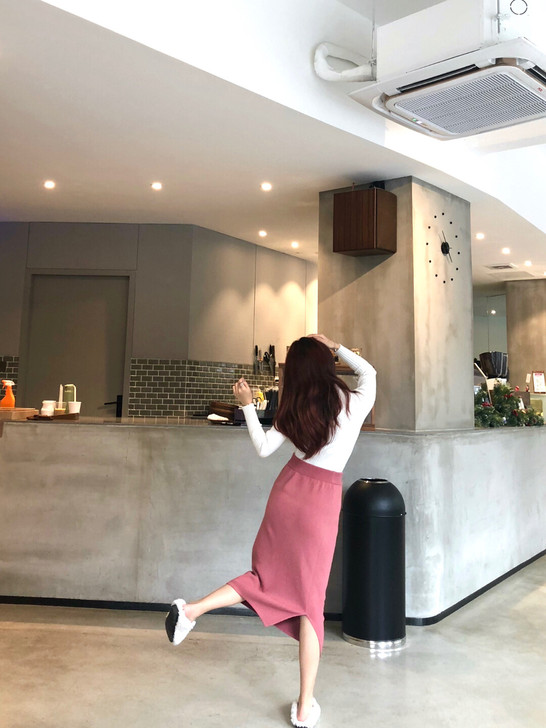 粉色半身紧身裙