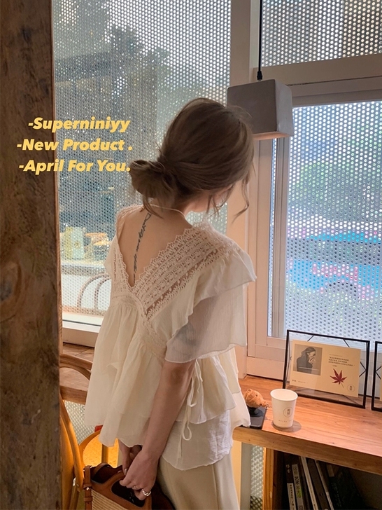 全新蕾丝上衣女夏季 宽松木耳边收腰镂空v领...