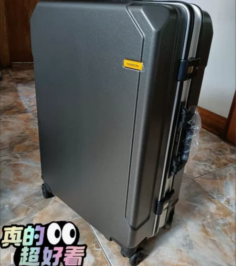 （工厂直销清仓）库存积压一批全新的袋鼠行李...