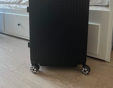 黑色26寸旅行箱 行李箱 功能完好，隔层丰...