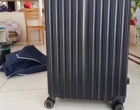 包邮坚固26寸大容量铝框拉杆箱女万向轮结实...