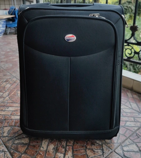 美旅 拉杆箱 经久耐用 买来后很少用，家里...