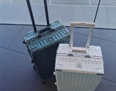 漫游铝框行李箱万向轮拉杆箱28寸旅行箱20...