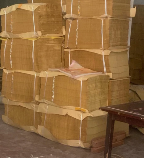 280张280张黄色书法练习纸批发无格毛边...