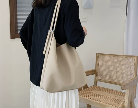 大容量包包女包2021新款潮时尚简约女大学...