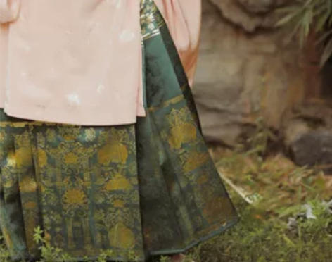 兰若庭汉服太平有象秋冬织金马面 感兴趣的话...