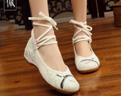 ?汉服鞋女绣花鞋平底古风鞋子内增高鞋复古淡...