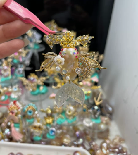 大巴洛克珍珠设计款，纯手作，价格实惠。款式...