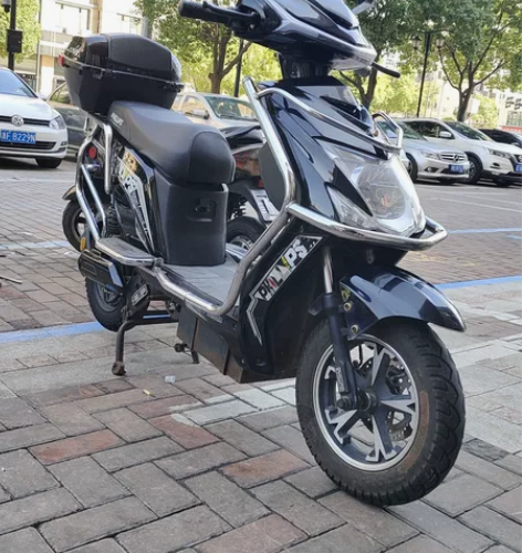 国标车 黄牌 九成新 菲利普大品牌 前后碟...