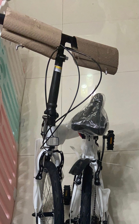 宝马折叠自行车,全新,带包装,宝马四S店的