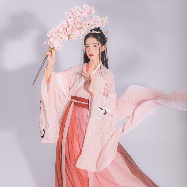 汉尚华莲 汉服M码，全套，已下架，旗舰店购买
