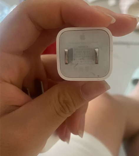 苹果原装充电头5w 感兴趣的话点“我想要”...