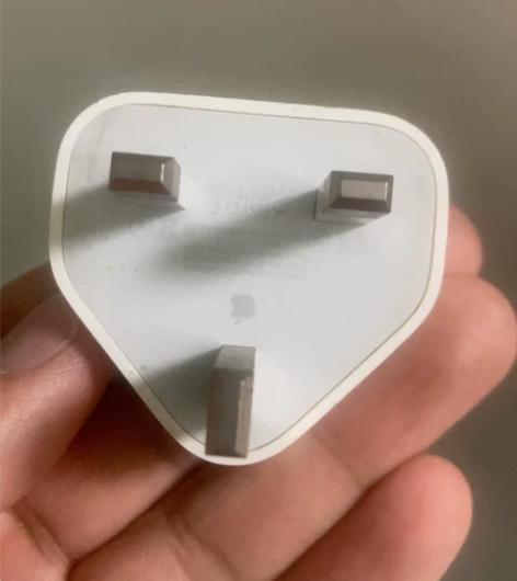 苹果手机港版原装充电头 感兴趣的话点“我想...