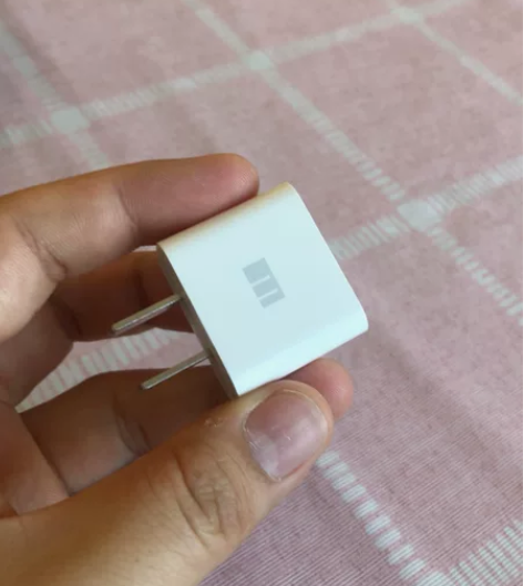 魅族充电头5V2A 感兴趣的话点“我想要”...