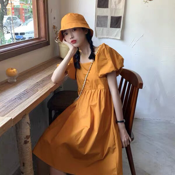 旅游拍照买的,就穿了一次,裙子连衣裙显瘦,...