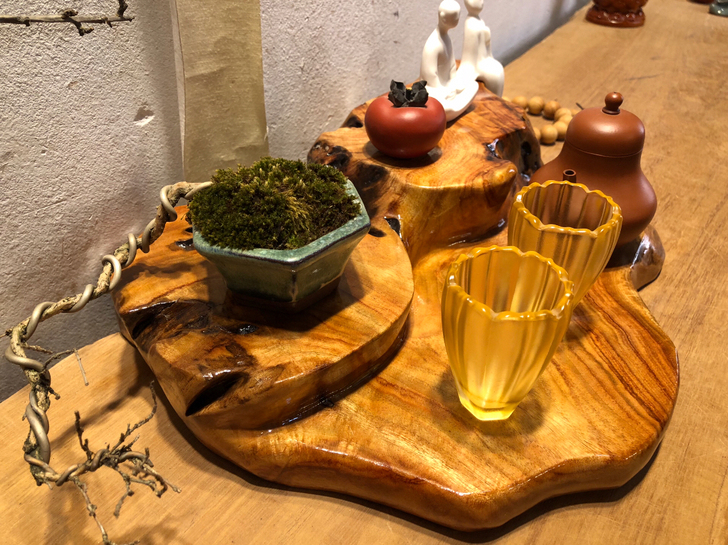老樟木整体三层小花架干泡台文玩底座 翡翠珠...