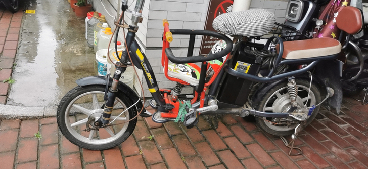 七成新的凤凰锂电电动车5年时间车况良好价格...