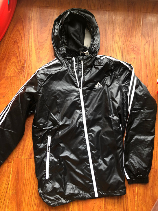 Adidas阿迪达斯薄外套～m和L～全新带...
