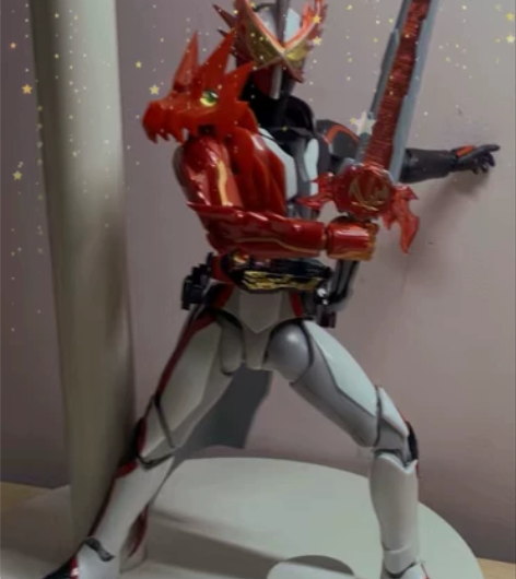 万代SHF假面骑士 圣刃 Saber 勇气...
