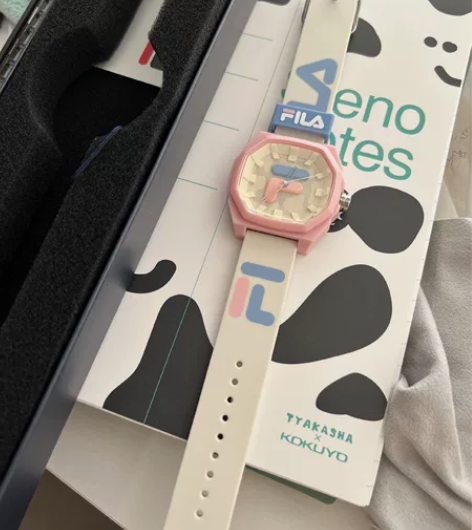 fila斐乐手表,粉色的,仅拍照撕了表盘的...