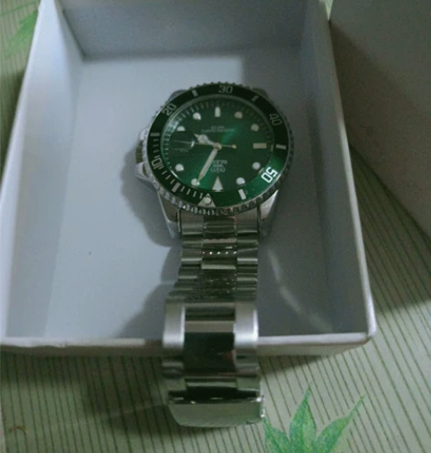 欧利时腕表，男士带起来确实牛逼，喜欢的拿去...