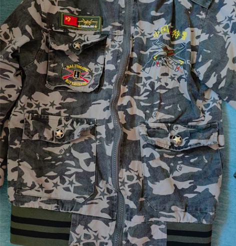 迷彩服套装150码，上衣+裤子穿了不到5次...