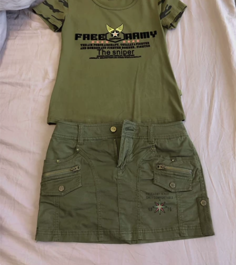 自由战士户外迷彩服，实体店购入 穿过一两次...