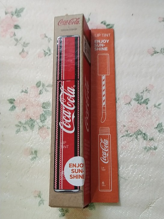 菲诗小铺可口可乐唇彩01色号阳光橙。全新正...