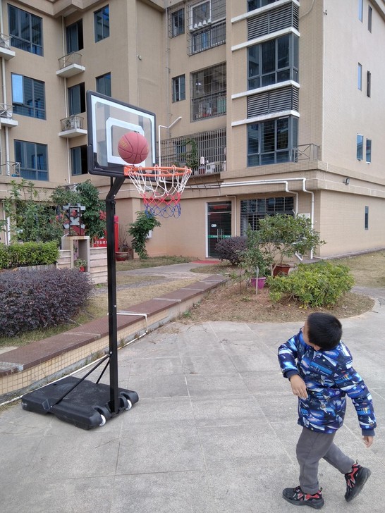 社区搞活动多买一批可移动儿童篮球架球框现在...