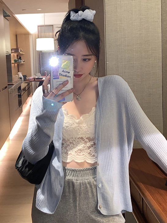 喜蝶诗 毛针织衫穿上是这个效果，拿来配裙子