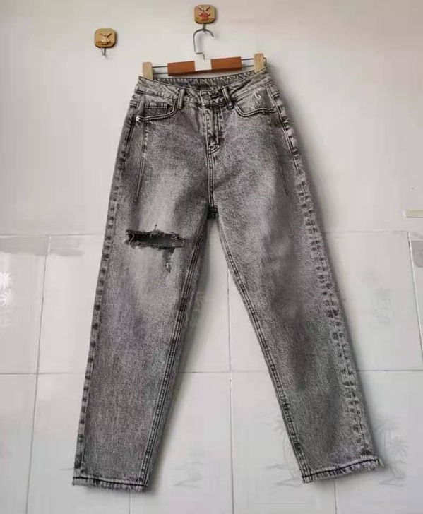 全新初秋款破洞牛仔裤，牌子货，版型好，料子...