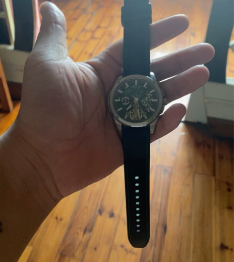 艾浪手表自己抢的成色99新 就当便宜给大家...