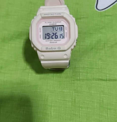 日本免税店买 粉260 黑白230 俩都买...