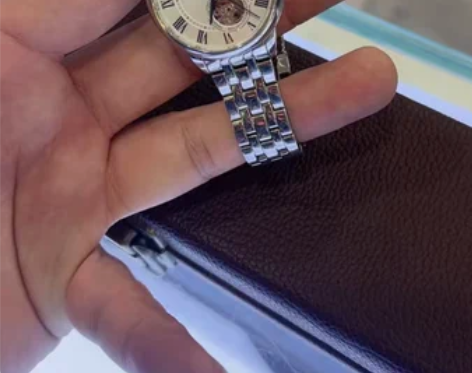 出一块罗西尼女款手表 感兴趣的话点“我想要...