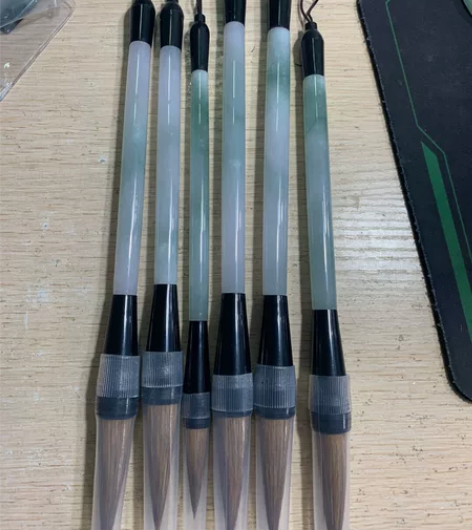 玉杆毛笔，详情请咨询 感兴趣的话点“我想要...