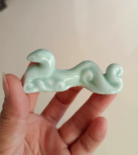 民国时期，豆青釉，蛇造型，小笔架，东西漂亮...