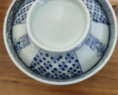 日本瓷器  老盖碗，青花手绘作品。 感兴趣...