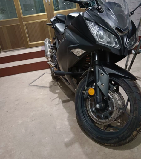 21年3月出厂 安全行驶1600公里...