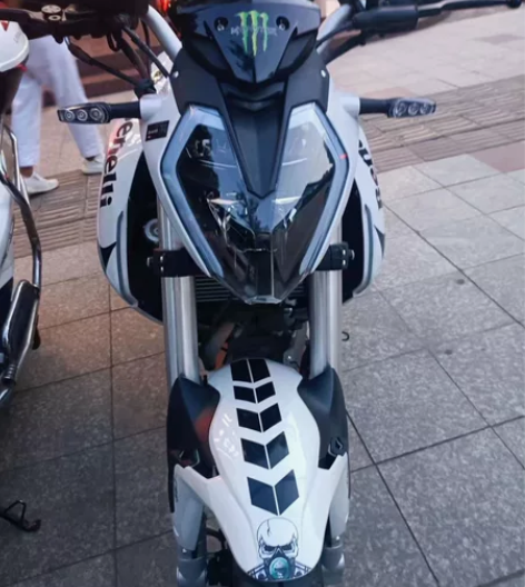 出一台贝利纳小迅龙150排量22年7月上牌...