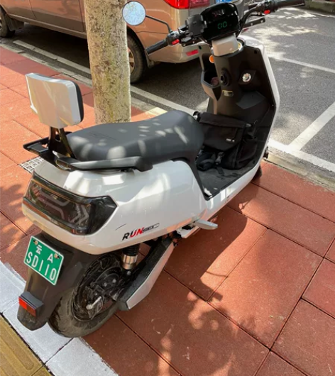 出售二手电动车，刚买的95新，因为要去杭州...