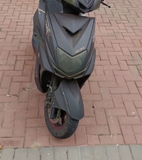自用摩托车,出售,证件齐全,能过户,有需要...