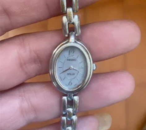 女款精工光动能手表，走时，卖个电池钱 感兴...
