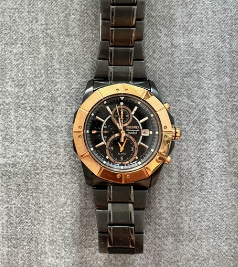 精工手表，前几年在日本买的诃人民币三千左右...