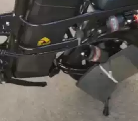 出代驾折叠电动车一辆  如图所示 基本全新...